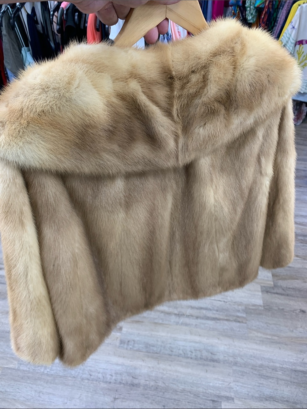 Cropped Teddy Jacket in Light Brown - Picture 3 of 5